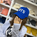 کلاه بیسبالی طرح بی تی اس