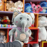 عروسک فیل دست تو جیب