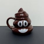 ماگ سرامیکی دستساز دربدار طرح پوپ