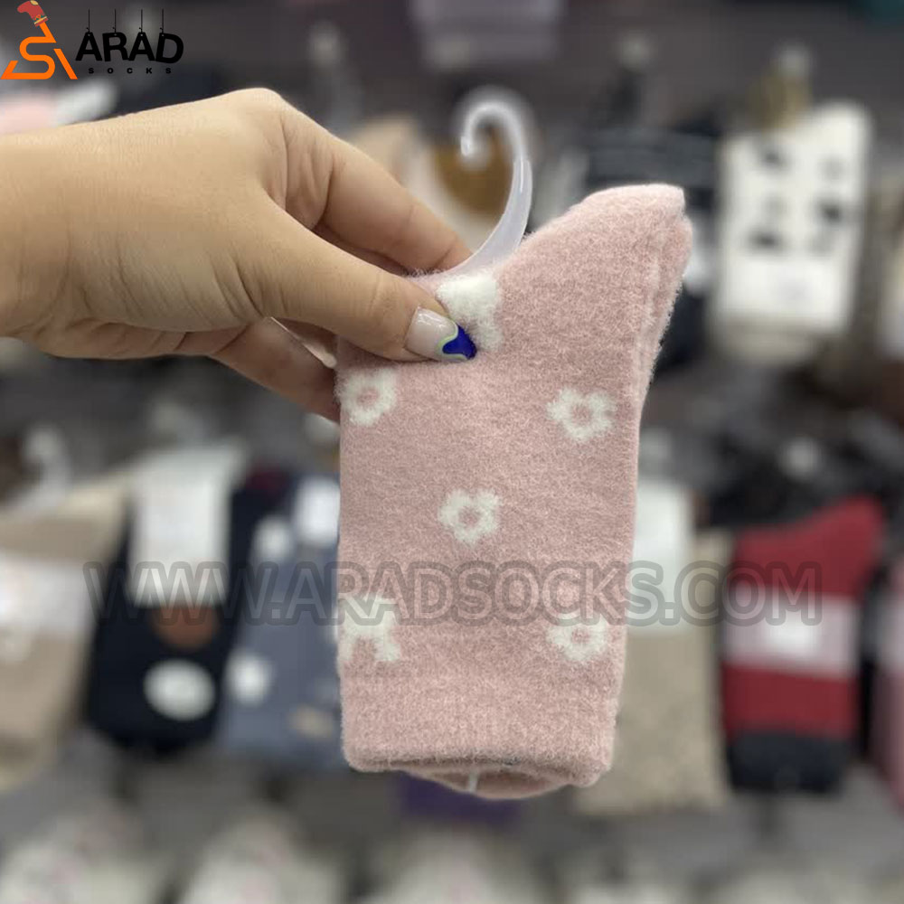 جوراب زمستانه موهر گل دار جوراب زمستانه موهر گل دار