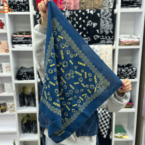 باندانا لبخند آبی