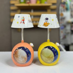 شبخواب ماه و فضانورد