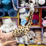 عروسک زرافه ماداگاسکار