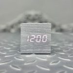 ساعت دیجیتالی طرح چوب مکعب