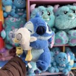 استیج عروسک به دست