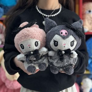 عروسک کرومی و ملودی لباس چهارخونه