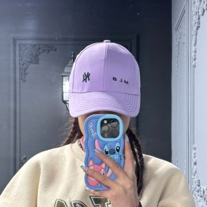 کلاه بیسبالیNYبنفش گلدوزی مشکی