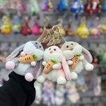 جاکلیدی خرگوش هویج به دست