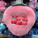 عروسک توت فرنگی بالشتی بچه دار