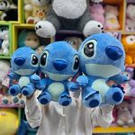 عروسک استیج نشسته