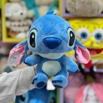 عروسک استیج نشسته