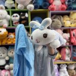 عروسک پتو بالشتی خرگوش لباس راه راه - Image 3