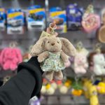 آویز خرگوش لباس دار - Image 2