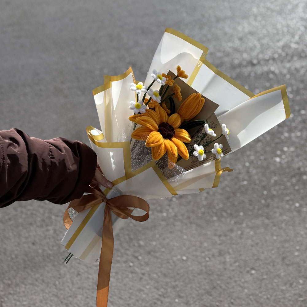 دسته-گل1 دسته گل بافت آفتابگردون - Image 1